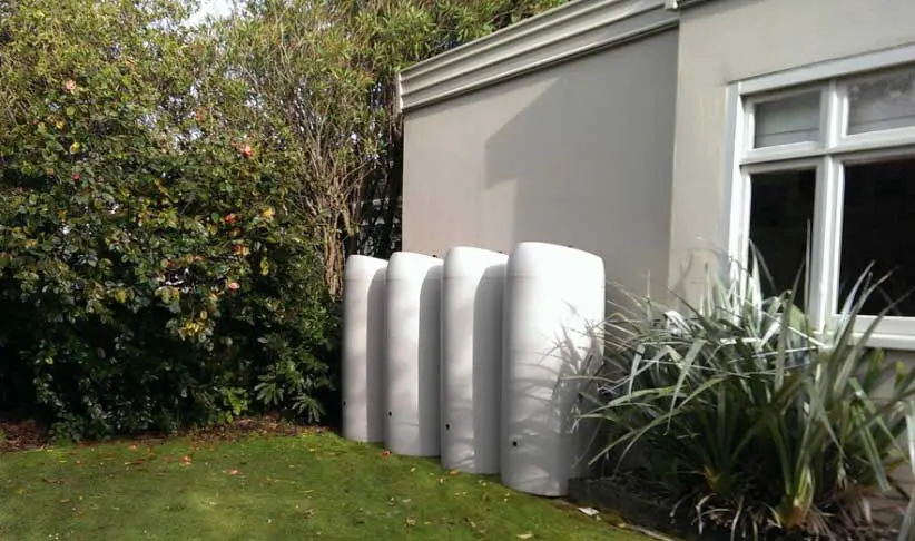 Image of 4 x 800 litre water storage tanks