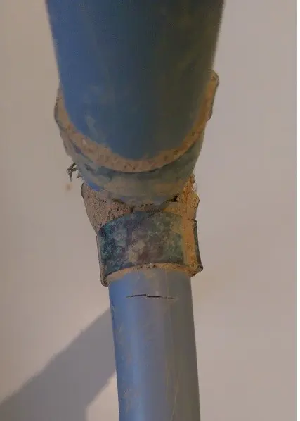 split in dux polybutylene copper vs plastic piping. Leaking water piping repairs, repiping.